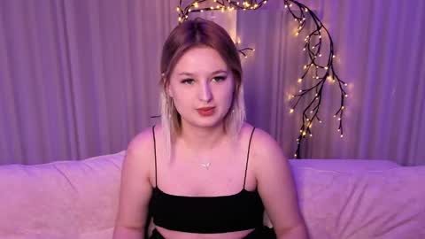 Snapshot of rheamoonn chatting on 13, 5, 2026 Grace online show from 13, 5, 2026