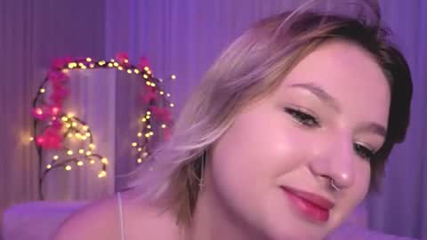 Snapshot of rheamoonn chatting on 1, 7, 2026 Grace online show from 1, 7, 2026