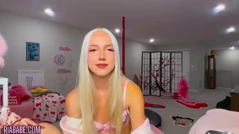 Snapshot of riababe chatting on 21, 10, 2025 ria online show from 21, 10, 2025