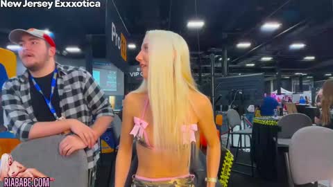 Snapshot of riababe chatting on 26, 10, 2025 ria online show from 26, 10, 2025