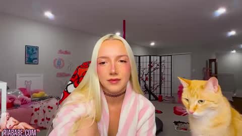 Snapshot of riababe chatting on 14, 11, 2025 ria online show from 14, 11, 2025