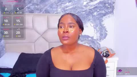 Snapshot of rianamanson chatting on 13, 10, 2025 Riana online show from 13, 10, 2025