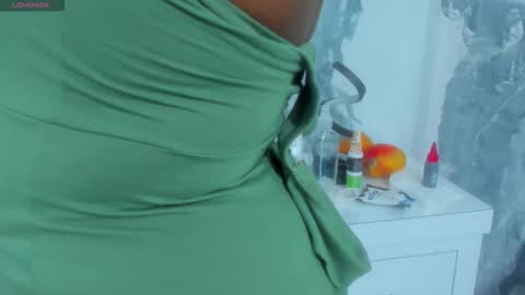 Snapshot of rianamanson chatting on 19, 10, 2025 Riana online show from 19, 10, 2025