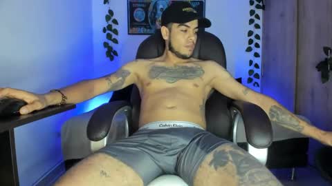 Snapshot of riancum chatting on 11, 3, 2025 juan online show from 11, 3, 2025