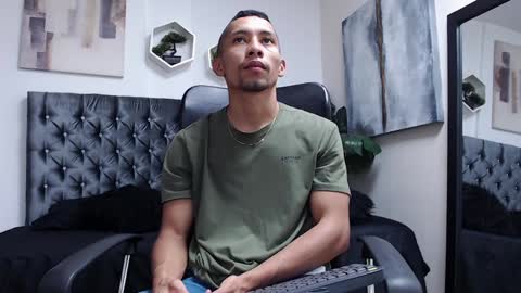 Snapshot of richar_voller chatting on 7, 12, 2024 richar_voller online show from 7, 12, 2024