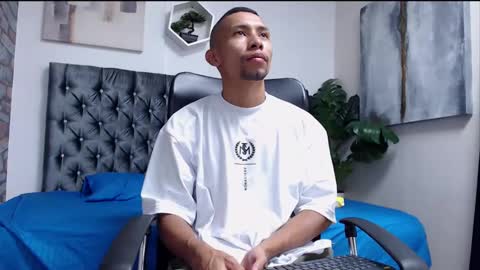 Snapshot of richar_voller chatting on 16, 12, 2024 richar_voller online show from 16, 12, 2024