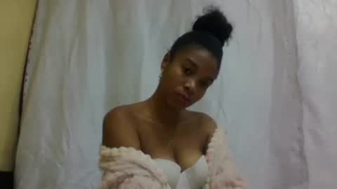 Snapshot of richella34 chatting on 15, 7, 2026 richella34 online show from 15, 7, 2026