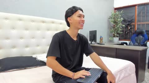 Snapshot of ricky_backus chatting on 11, 1, 2025 Ricky Backus online show from 11, 1, 2025