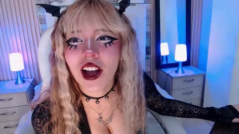 Snapshot of rihonna_hs8 chatting on 13, 9, 2025 RIHONNA online show from 13, 9, 2025