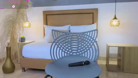 Riley Sierra online show from 20, 12, 2024