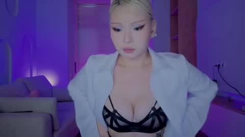 Snapshot of rileymee chatting on 23, 9, 2025 rileymee online show from 23, 9, 2025