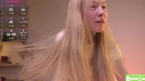 Snapshot of rinavi chatting on 18, 6, 2026 My friends call me Vivi or Rina online show from 18, 6, 2026