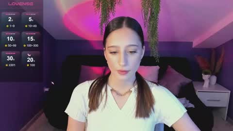 Snapshot of rioestrella chatting on 18, 9, 2025 Emilia online show from 18, 9, 2025