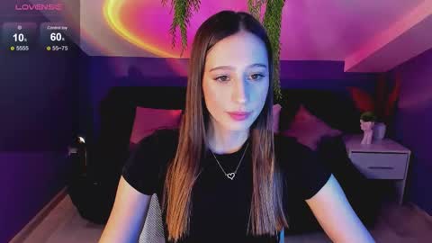 Snapshot of rioestrella chatting on 19, 9, 2025 Emilia online show from 19, 9, 2025