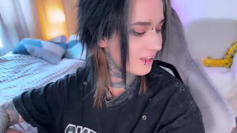   DianaBrite            fansl y online show from 5, 3, 2026