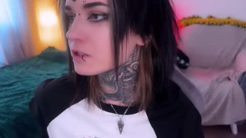   DianaBrite            fansl y online show from 17, 3, 2026