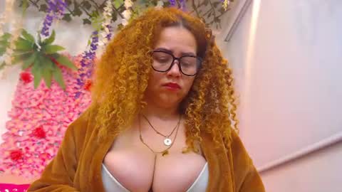 Snapshot of risitos_de_oro_ chatting on 5, 7, 2026 Risitos De Oro online show from 5, 7, 2026