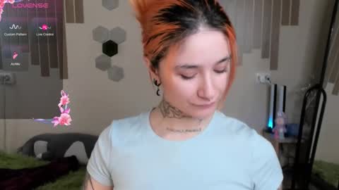 Snapshot of riskypussy chatting on 26, 9, 2025 MIley online show from 26, 9, 2025
