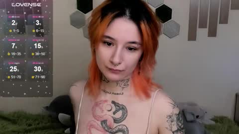 Snapshot of riskypussy chatting on 22, 10, 2025 MIley online show from 22, 10, 2025