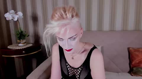 Snapshot of rita_farell chatting on 8, 10, 2025 rita_farell online show from 8, 10, 2025