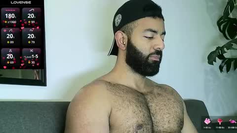 SebasRoa online show from 10, 10, 2025