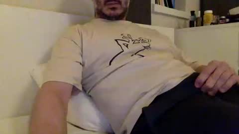 Snapshot of roadbikerider chatting on 9, 2, 2025 20cm online show from 9, 2, 2025