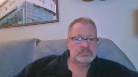 Snapshot of rob872217 chatting on 4, 1, 2025 rob872217 online show from 4, 1, 2025