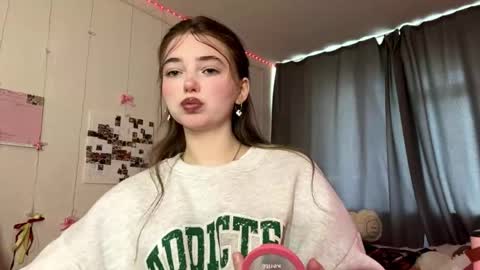 Snapshot of robbynscovel chatting on 1, 6, 2026 Luna online show from 1, 6, 2026