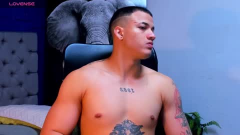 rocco_santos online show from 12, 10, 2025