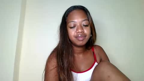 Snapshot of rochellinah chatting on 27, 5, 2026 rochellinah online show from 27, 5, 2026