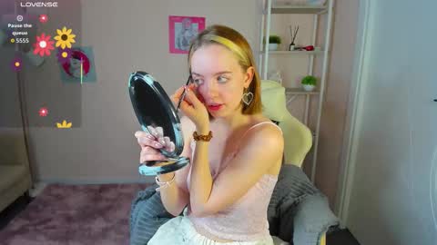 Snapshot of rockett_bunny chatting on 26, 9, 2025 Rockett online show from 26, 9, 2025
