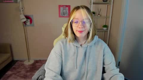 Snapshot of rockett_bunny chatting on 3, 10, 2025 Rockett online show from 3, 10, 2025