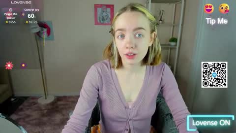 Snapshot of rockett_bunny chatting on 5, 10, 2025 Rockett online show from 5, 10, 2025