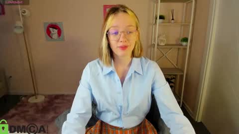 Snapshot of rockett_bunny chatting on 10, 10, 2025 Rockett online show from 10, 10, 2025