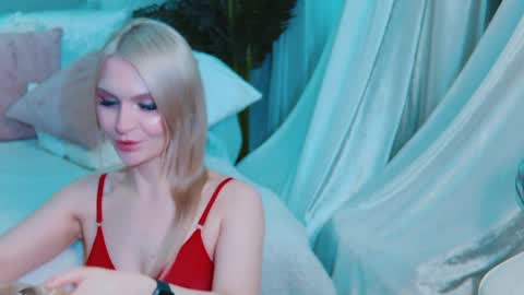 Lina and Den online show from 4, 4, 2026