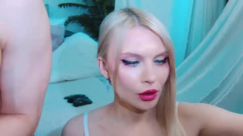 Snapshot of rockstarsgames chatting on 7, 6, 2026 Lina and Den online show from 7, 6, 2026
