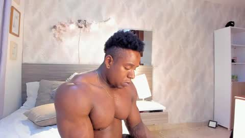 Snapshot of rogger_physique chatting on 6, 5, 2026 Rogger online show from 6, 5, 2026
