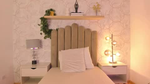   online show from 4, 12, 2024