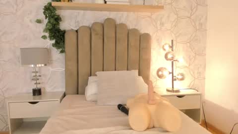   online show from 18, 2, 2025