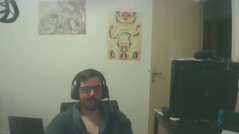 Snapshot of romainb72 chatting on 3, 2, 2025 romainb72 online show from 3, 2, 2025