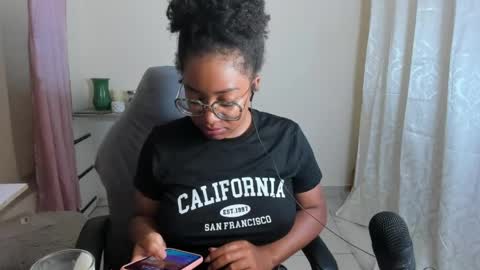 Snapshot of romantic_stargirl chatting on 11, 5, 2026 Is A Belle online show from 11, 5, 2026