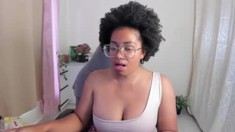 Snapshot of romantic_stargirl chatting on 8, 6, 2026 Is A Belle online show from 8, 6, 2026