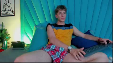 Snapshot of romeo_ricci1 chatting on 12, 12, 2024 Romeo Ricci online show from 12, 12, 2024