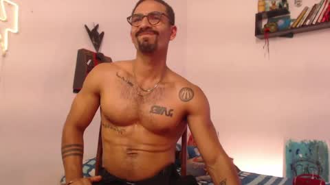 Snapshot of romeocolin_ chatting on 26, 6, 2026 R O M E O online show from 26, 6, 2026