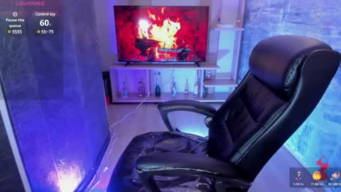 Snapshot of romyvega_ chatting on 4, 12, 2024 Romy Vega online show from 4, 12, 2024