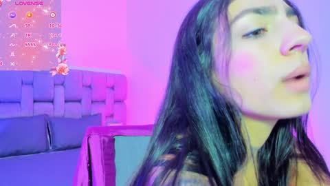 Snapshot of romyvega_ chatting on 20, 12, 2024 Romy Vega online show from 20, 12, 2024