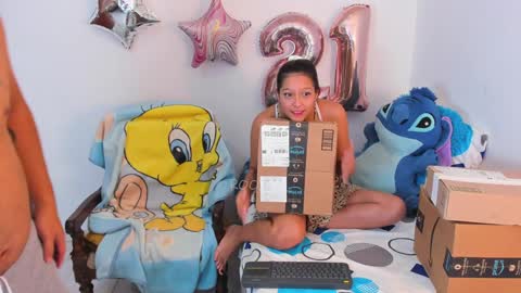 Snapshot of rooxxyy_ chatting on 18, 1, 2025 online show from 18, 1, 2025