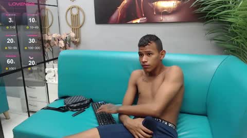 Snapshot of rory_castro chatting on 12, 9, 2025 RORY CASTRO online show from 12, 9, 2025