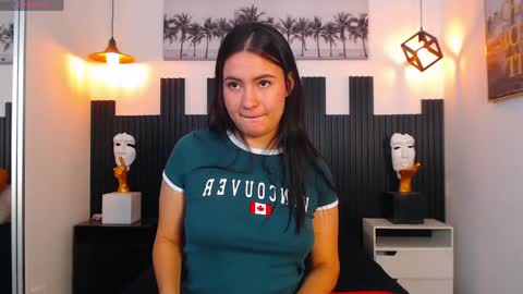 Snapshot of rosaliea chatting on 16, 4, 2026 R O S A L I A online show from 16, 4, 2026