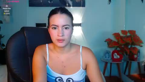 Snapshot of rosaliea chatting on 4, 7, 2026 R O S A L I A online show from 4, 7, 2026